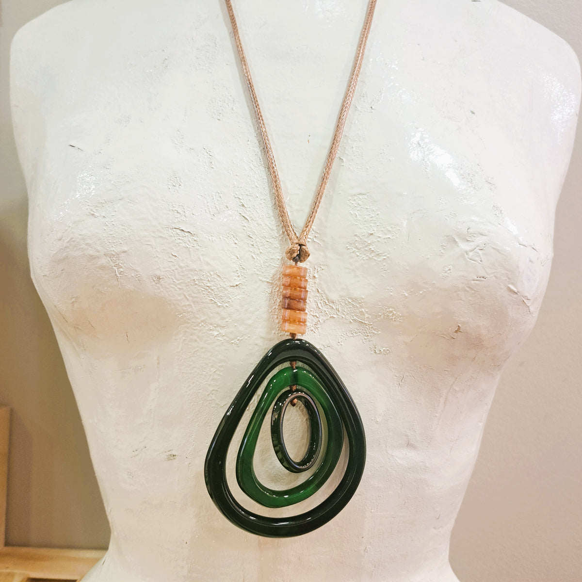 Collier Sautoir Pendentif Goutte vert CLEDOR