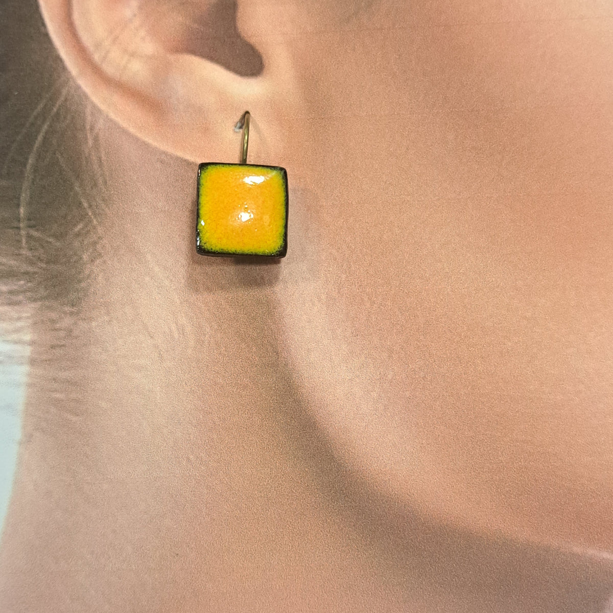 Boucles percées Graphic Carré jaune d'or CHRISTINE ALLOING