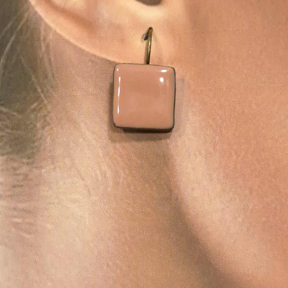 Boucles percées Graphic Carré rose thé CHRISTINE ALLOING