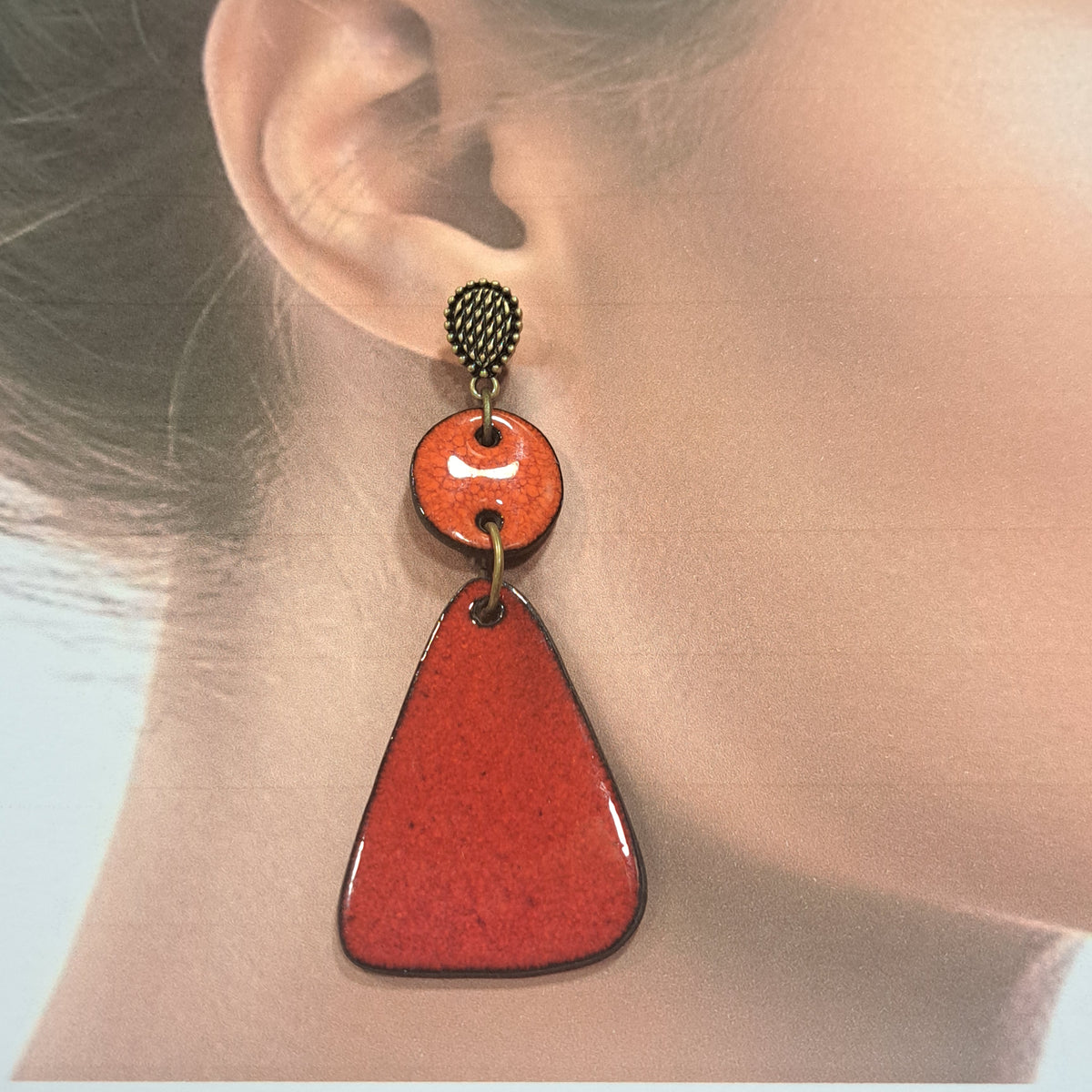 Boucles percées Delta GM rouge CHRISTINE ALLOING