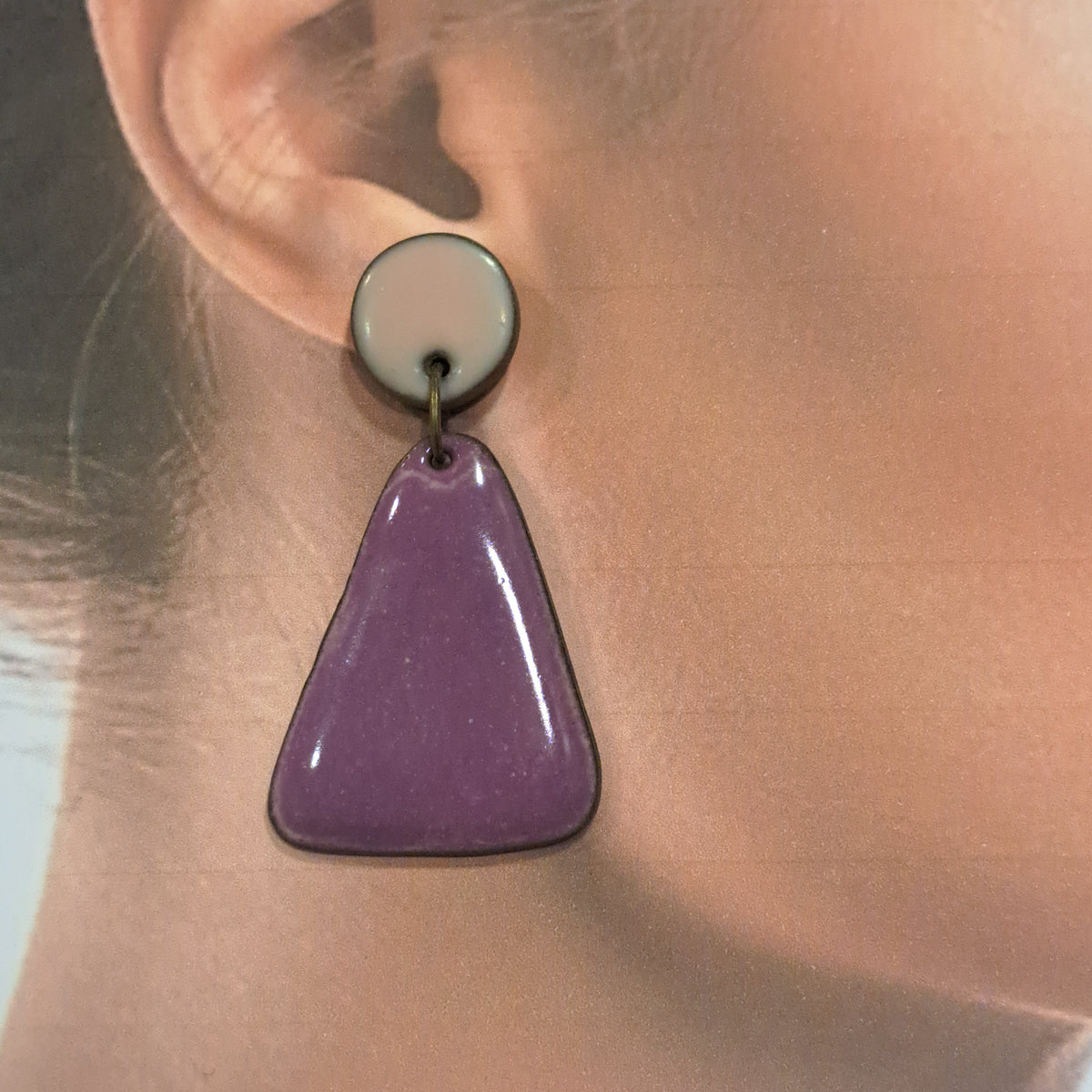 Boucles percées Delta GM parme mauve CHRISTINE ALLOING