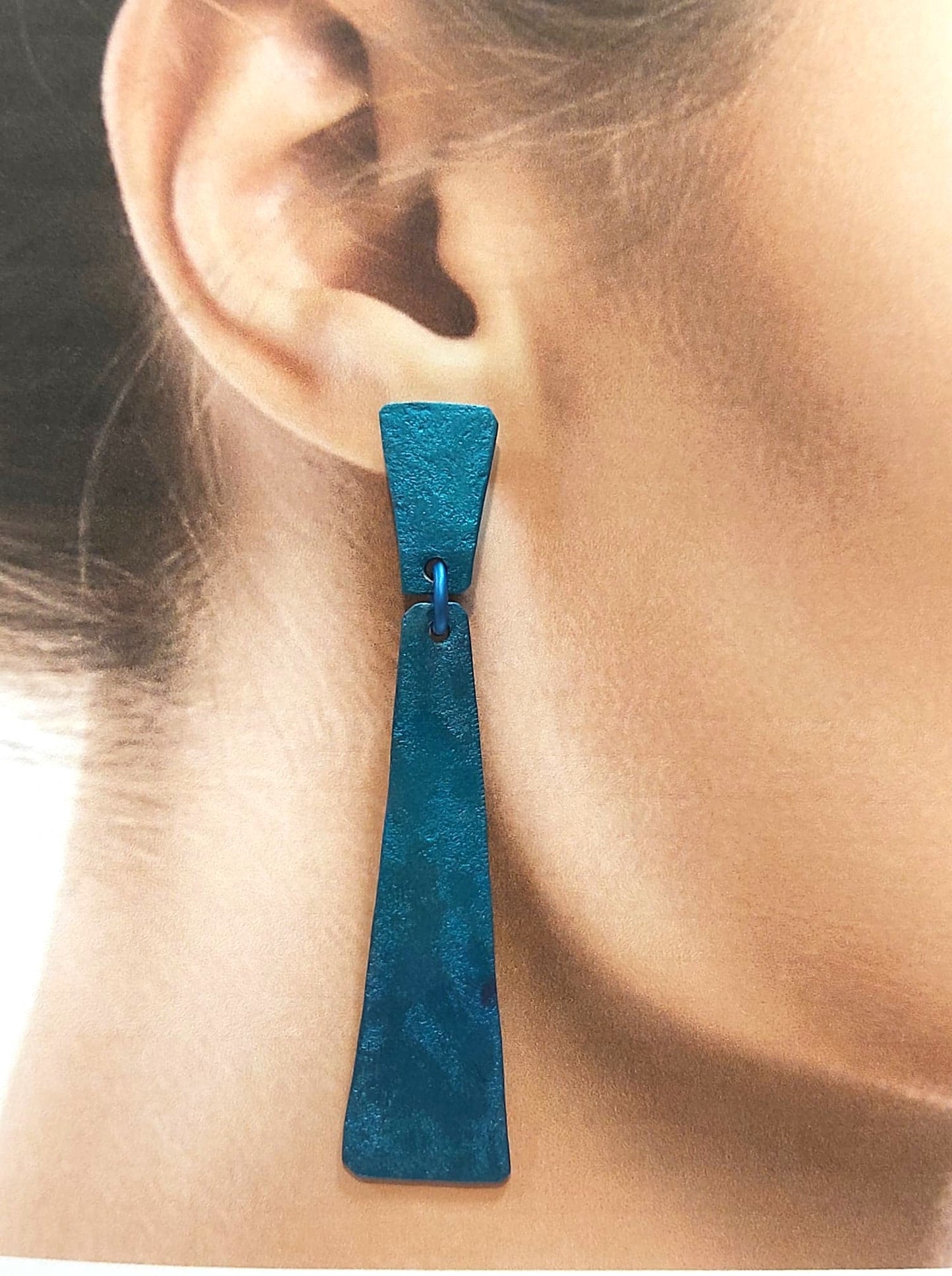 Boucles percées Grand Trapèze bleu OANA MILLET